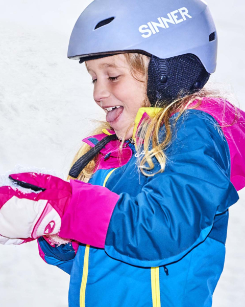 kind sneeuw vrij