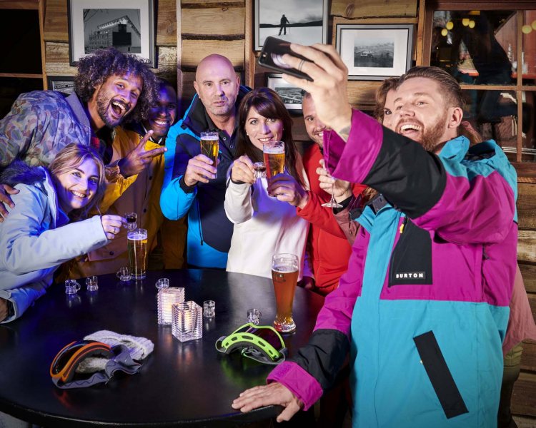 Vrienden bar stube bier drankjes selfie