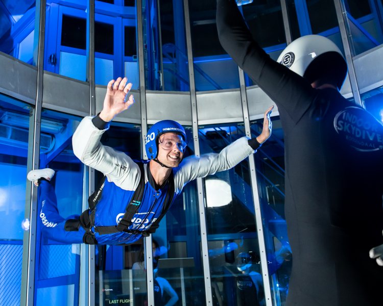 Indoor skydive