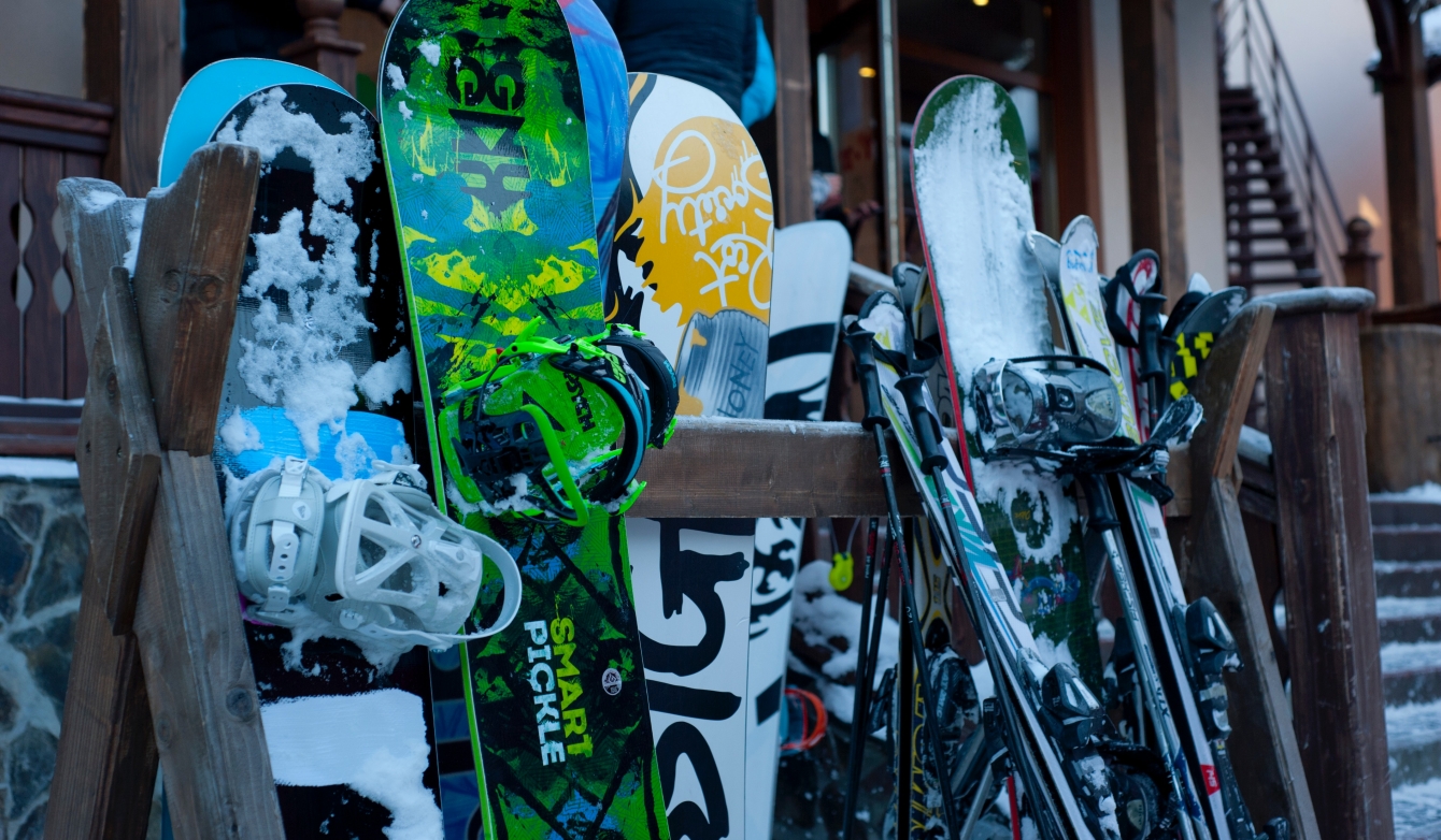 Snowboards ski's wintersport opslag