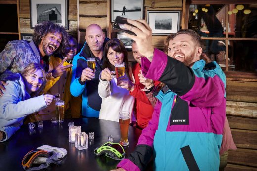 Vrienden bar stube bier drankjes selfie
