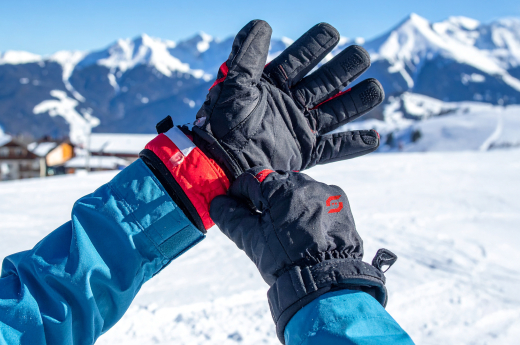 SnowWorld handschoenen aantrekken