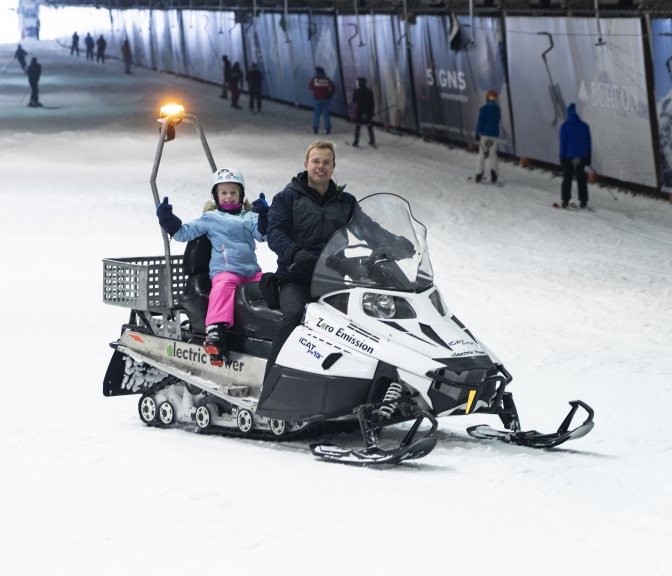 Elektrische sneeuwscooter piste Zoetermeer